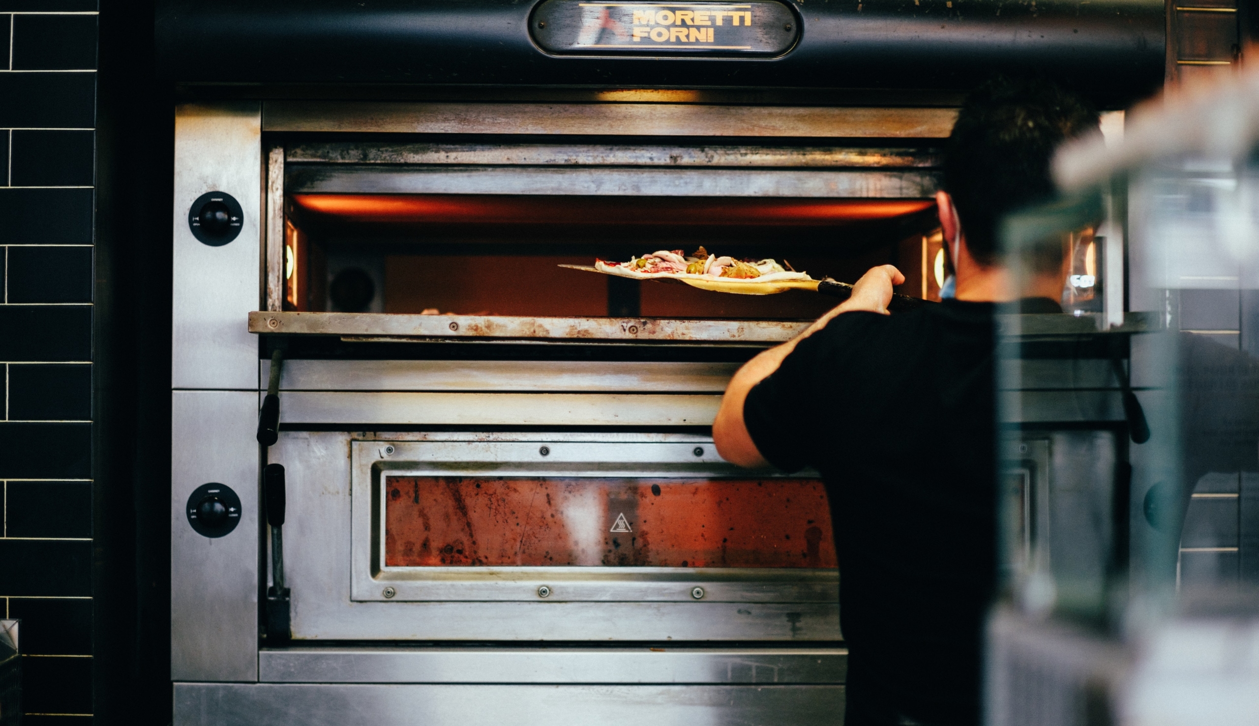 Pizzeria oven