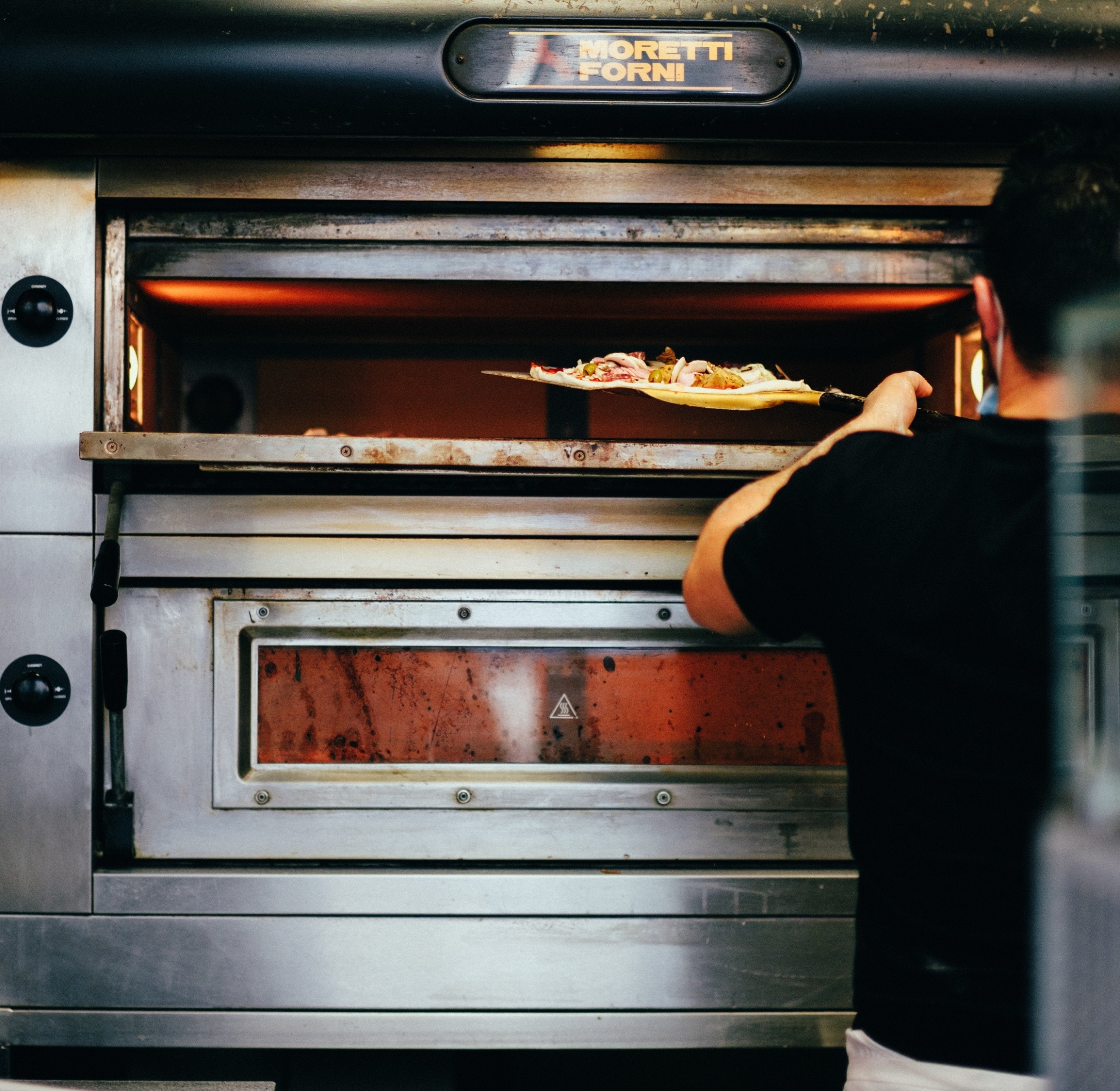 Pizzeria oven